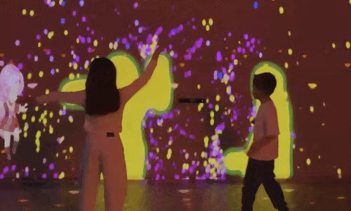 children-interacting-digital-projections